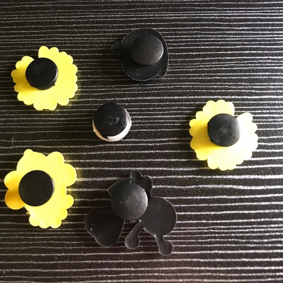 Bee & Flower Themed Croc Charms *Bundle 3 Save 20%* - Picture 4 of 5